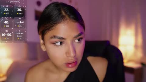 Snapshot of saraparisi_ chatting on 10/10/25, 11:26 Sara online show from 10/10/25, 11:26