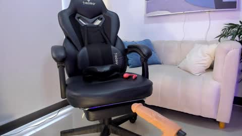 I am Sara  online show from 03/06/25, 07:10