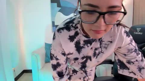 I am Sara  online show from 09/24/25, 06:22