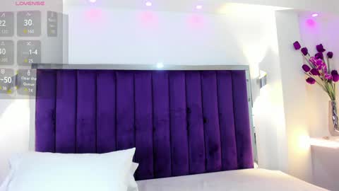 Snapshot of sarariley_ chatting on 01/23/25, 10:44 Sara online show from 01/23/25, 10:44