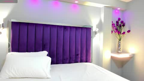 Snapshot of sarariley_ chatting on 09/11/25, 10:32 Sara online show from 09/11/25, 10:32