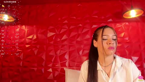 Snapshot of sarariley_ chatting on 09/28/25, 10:59 Sara online show from 09/28/25, 10:59