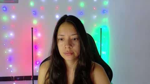 Snapshot of sarasavaagee chatting on 01/19/26, 11:25 Sara online show from 01/19/26, 11:25