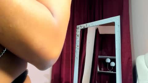 Snapshot of sarasolei chatting on 10/11/25, 12:58 ZaraSolei online show from 10/11/25, 12:58