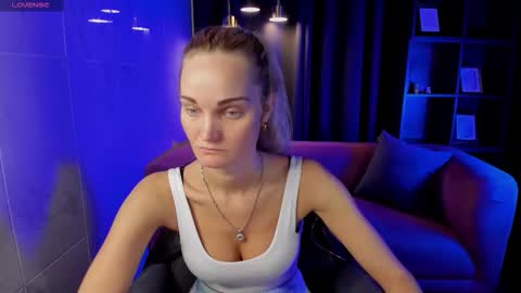 Snapshot of sarasubtlety chatting on 09/09/25, 05:40 Sara online show from 09/09/25, 05:40