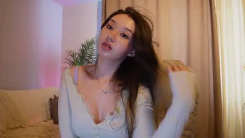 Snapshot of sarasuo chatting on 06/11/26, 03:15 Shara online show from 06/11/26, 03:15