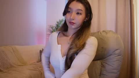 Snapshot of sarasuo chatting on 06/13/26, 05:27 Shara online show from 06/13/26, 05:27