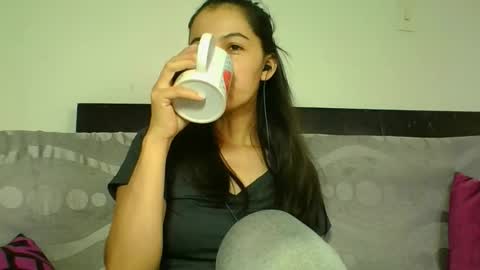 Sara   online show from 11/13/25, 07:13