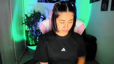 Snapshot of saratukkerr chatting on 11/07/25, 06:13 saratukkerr online show from 11/07/25, 06:13