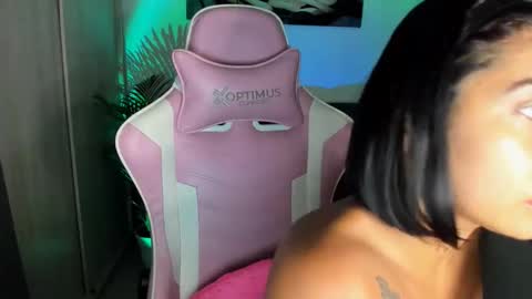 Snapshot of saratukkerr chatting on 11/10/25, 06:18 saratukkerr online show from 11/10/25, 06:18