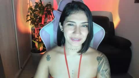 Snapshot of saratukkerr chatting on 11/29/25, 07:55 saratukkerr online show from 11/29/25, 07:55