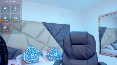 Snapshot of sarawagner_ chatting on 10/13/25, 06:08      online show from 10/13/25, 06:08