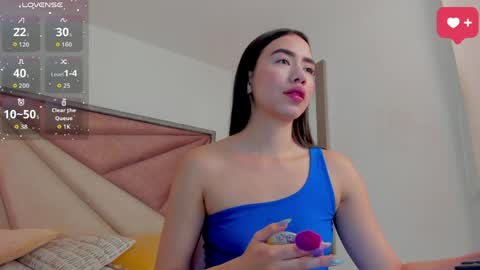 Snapshot of sarawagner_ chatting on 04/23/26, 07:16 online show from 04/23/26, 07:16