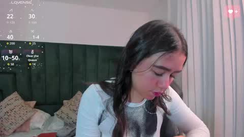 Snapshot of sarawagner_ chatting on 05/23/26, 01:22 online show from 05/23/26, 01:22