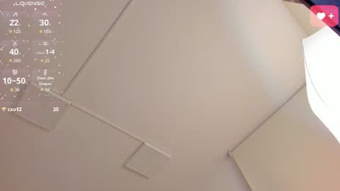 Snapshot of sarawagner_ chatting on 06/11/26, 02:53 online show from 06/11/26, 02:53
