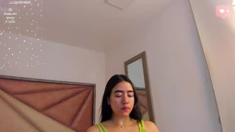 Snapshot of sarawagner_ chatting on 07/10/26, 01:32 online show from 07/10/26, 01:32