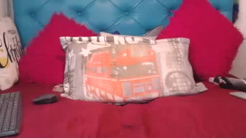 Sara Wills online show from 10/01/25, 02:23