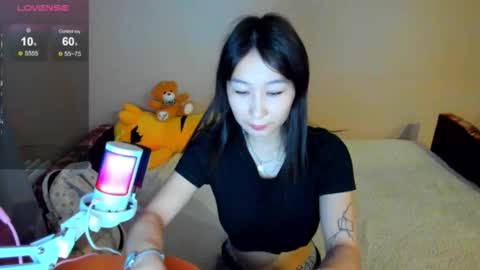 Snapshot of saraxray chatting on 11/06/25, 01:28 Sara online show from 11/06/25, 01:28