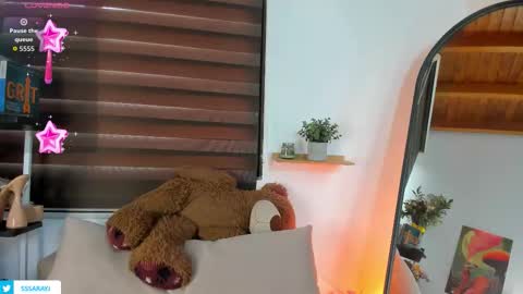 Snapshot of saray_cum chatting on 10/19/25, 12:39 saray online show from 10/19/25, 12:39