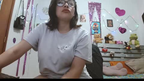 Snapshot of saray_extrovert1 chatting on 12/03/24, 06:15 Sara Jimenez online show from 12/03/24, 06:15