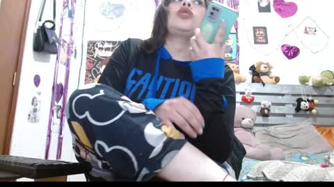 Snapshot of saray_extrovert1 chatting on 12/17/24, 11:17 Sara Jimenez online show from 12/17/24, 11:17