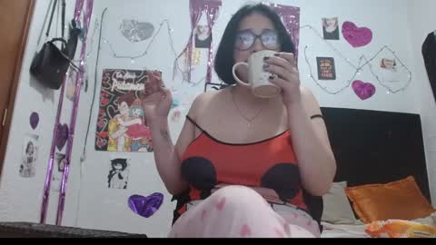 Snapshot of saray_extrovert1 chatting on 12/31/24, 03:12 Sara Jimenez online show from 12/31/24, 03:12