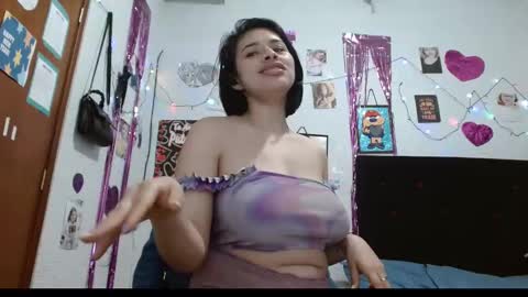 Snapshot of saray_extrovert1 chatting on 02/19/25, 02:55 Sara Jimenez online show from 02/19/25, 02:55
