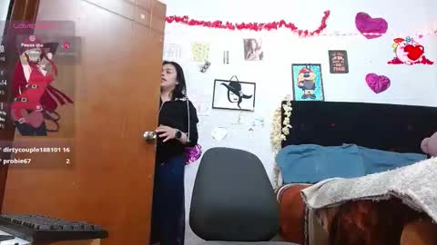 Sara Jimenez online show from 10/28/25, 04:49