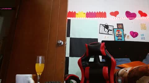 Snapshot of saray_extrovert1 chatting on 04/11/26, 03:44 Sara Jimenez online show from 04/11/26, 03:44