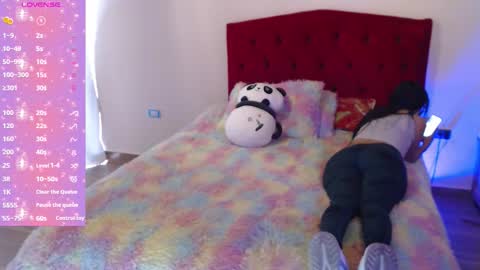 Snapshot of saray_honey1 chatting on 09/25/25, 08:12 saray online show from 09/25/25, 08:12