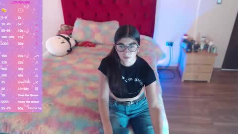 Snapshot of saray_honey1 chatting on 10/26/25, 08:04 saray online show from 10/26/25, 08:04