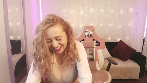 Snapshot of saray_soto chatting on 04/23/26, 12:29 Saray online show from 04/23/26, 12:29