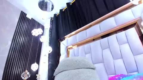 Snapshot of sarayroyse chatting on 07/16/26, 11:00 Saray online show from 07/16/26, 11:00