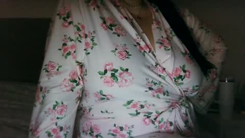 Snapshot of saretta46 chatting on 03/27/26, 11:59 Sara online show from 03/27/26, 11:59