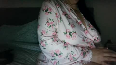 Snapshot of saretta46 chatting on 03/31/26, 11:05 Sara online show from 03/31/26, 11:05