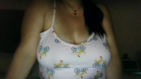 Snapshot of saretta46 chatting on 07/15/26, 12:05 Sara online show from 07/15/26, 12:05