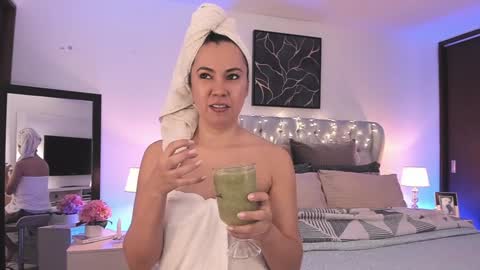 sarha online show from 01/06/25, 01:08