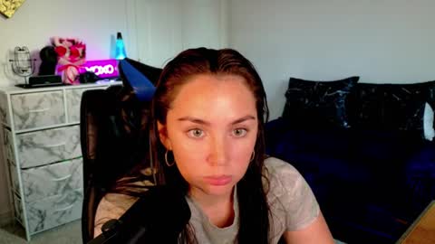 Snapshot of sariaaahh chatting on 02/10/26, 10:25 sariaaahh online show from 02/10/26, 10:25