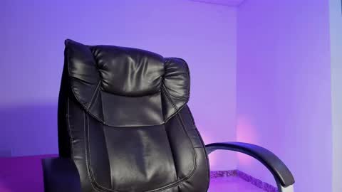 Snapshot of sarima420 chatting on 02/25/25, 11:55 Sarima and Leo online show from 02/25/25, 11:55