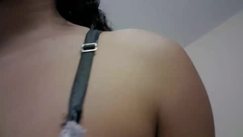 Snapshot of sarisha__ chatting on 03/04/25, 08:35 Sarisha online show from 03/04/25, 08:35