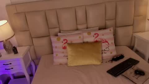 sarit_ online show from 06/08/26, 07:58