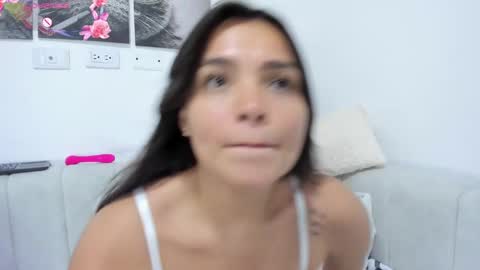 Snapshot of sarita_dolly chatting on 01/16/25, 08:43 Sara Cute online show from 01/16/25, 08:43