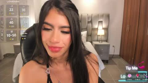 Snapshot of sarita_evanss chatting on 04/28/26, 02:27 Saritaaa online show from 04/28/26, 02:27