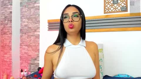 Snapshot of saritalove_ chatting on 01/17/26, 03:00 Sara online show from 01/17/26, 03:00