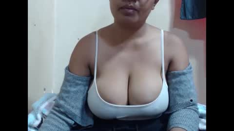 Snapshot of saronette chatting on 01/12/26, 07:46 saronette online show from 01/12/26, 07:46