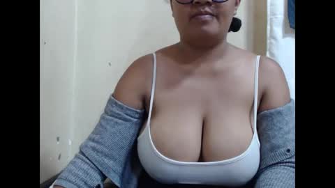 Snapshot of saronette chatting on 03/31/26, 07:31 saronette online show from 03/31/26, 07:31