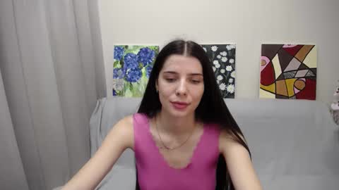 Snapshot of sarra_rich chatting on 01/21/25, 09:03 Rich online show from 01/21/25, 09:03