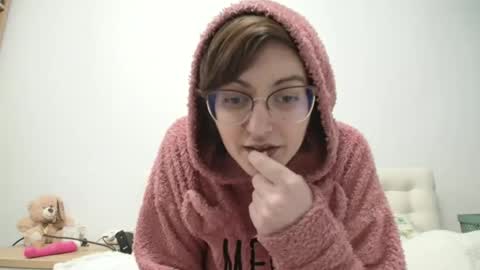 Snapshot of sarraboots chatting on 01/13/26, 01:49 sarraboots online show from 01/13/26, 01:49