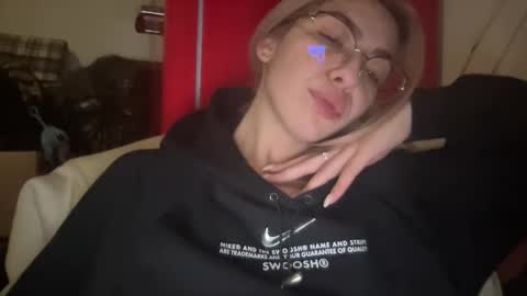 Snapshot of sarrah_rossy chatting on 01/17/25, 02:29 Sarrah online show from 01/17/25, 02:29