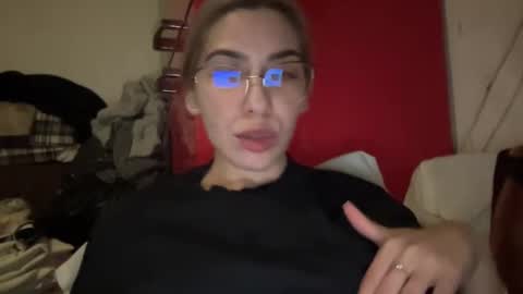 Snapshot of sarrah_rossy chatting on 01/23/25, 08:45 Sarrah online show from 01/23/25, 08:45